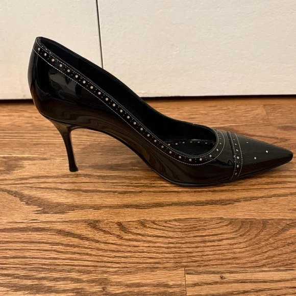 Manolo Blahnik Patent Leather Black Heels - Picture 4 of 10